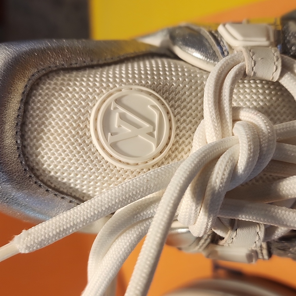 LOUIS VUITTON Calfskin Technical Nylon LV Archlight Sneakers 41 White Silver - Picture 14 of 16